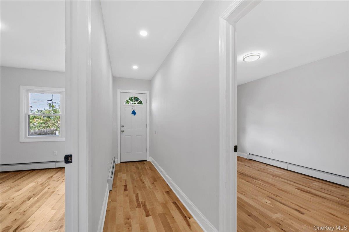 #16 photo, 1686 Rosalind Avenue, ナッソー郡 Elmont , NY 11003