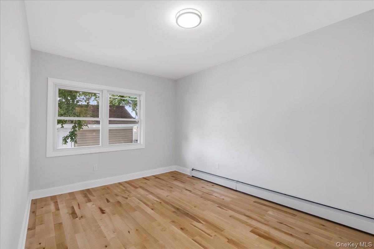 #17 photo, 1686 Rosalind Avenue, ナッソー郡 Elmont , NY 11003