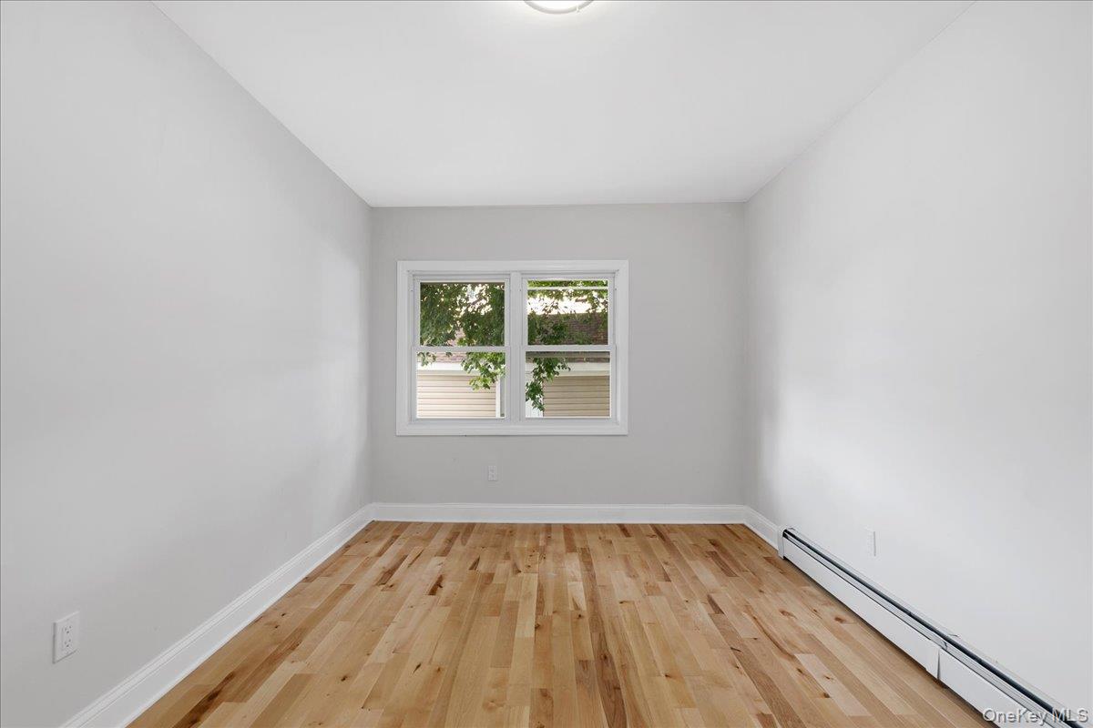 #19 photo, 1686 Rosalind Avenue, ナッソー郡 Elmont , NY 11003