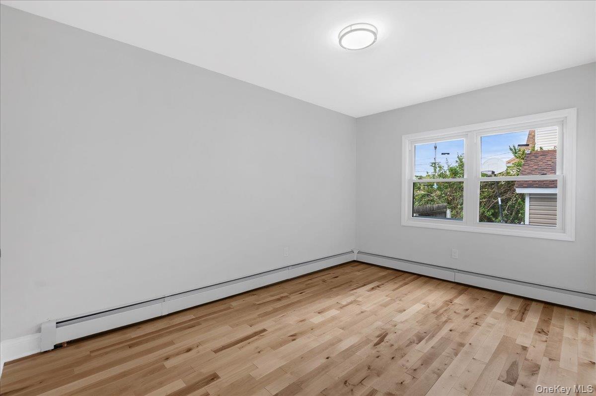 #20 photo, 1686 Rosalind Avenue, ナッソー郡 Elmont , NY 11003