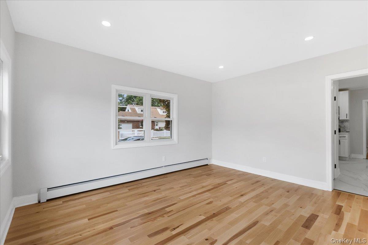 #6 photo, 1686 Rosalind Avenue, ナッソー郡 Elmont , NY 11003