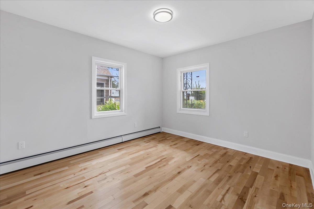 #8 photo, 1686 Rosalind Avenue, ナッソー郡 Elmont , NY 11003