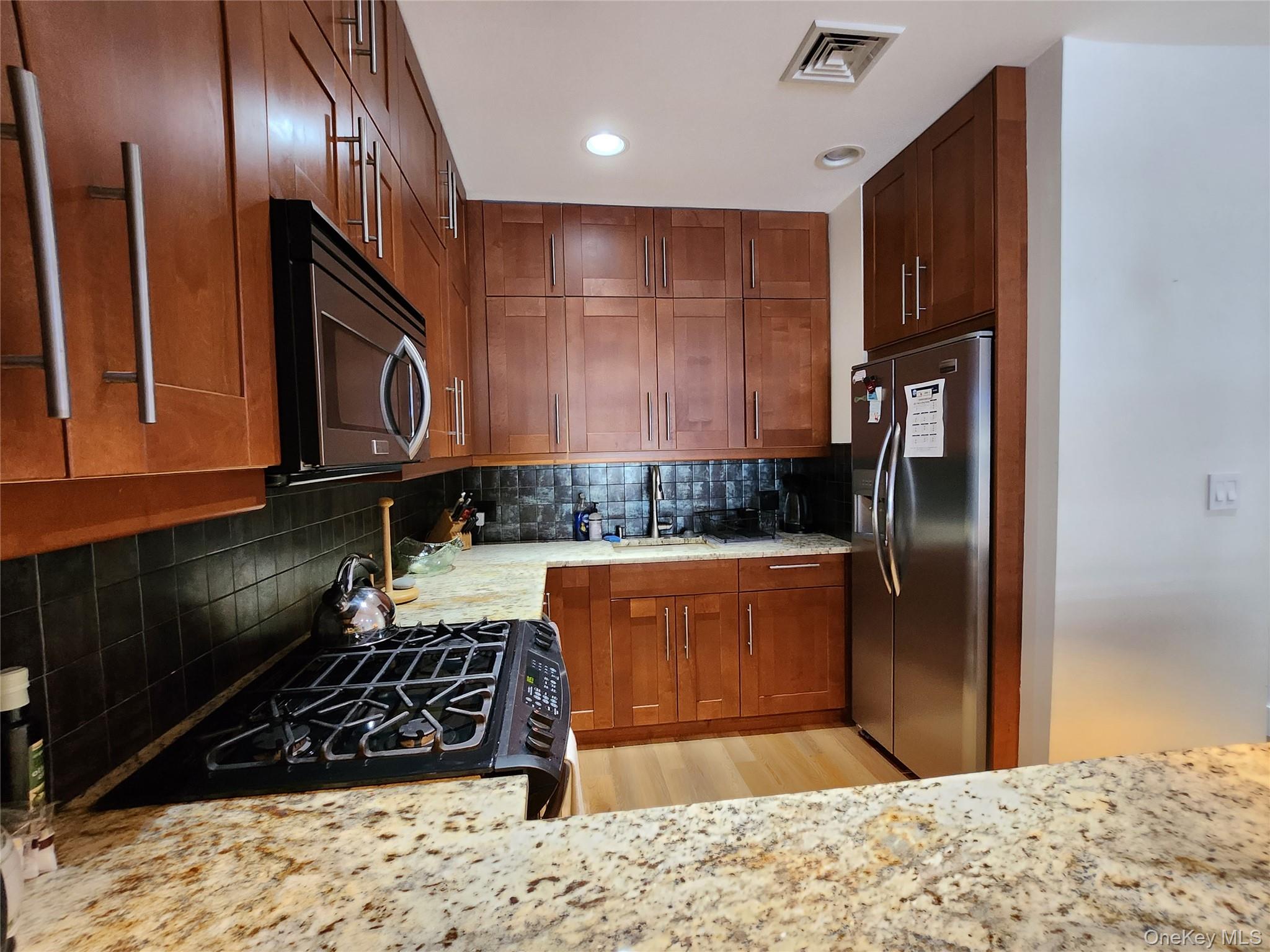 #13 photo, 73 Pacific Boulevard, ナッソー郡 Long Beach , NY 11561