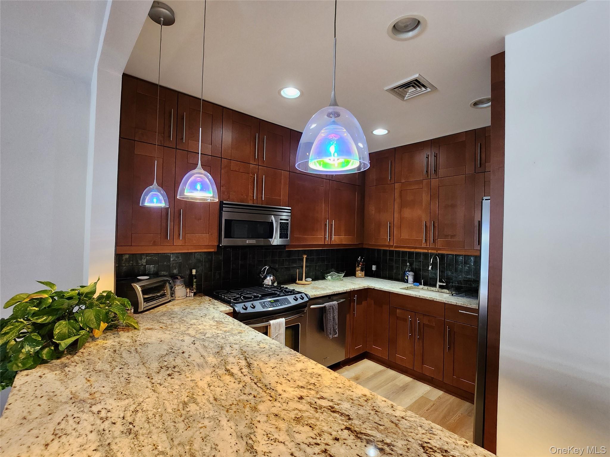 #16 photo, 73 Pacific Boulevard, ナッソー郡 Long Beach , NY 11561