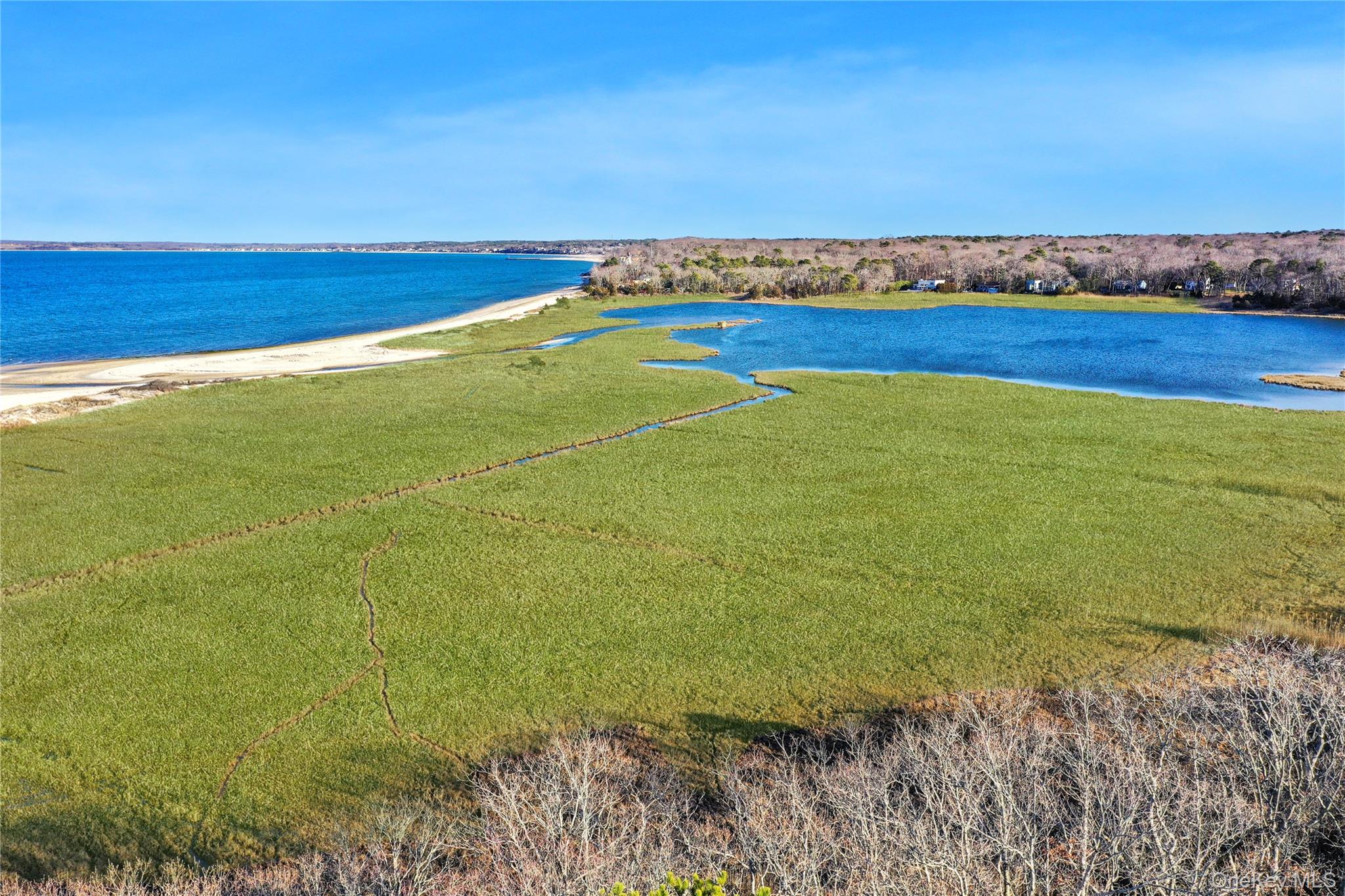 #1 photo, 19 Petrel Lane, सफ़ोक काउंटी Hampton Bays , NY 11946