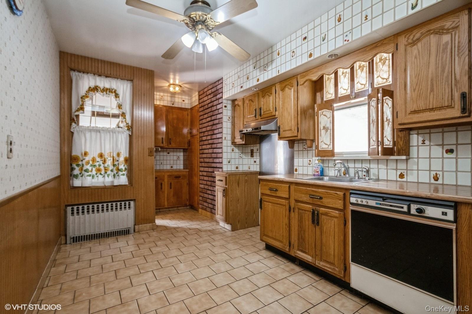 #14 photo, 4261 Byron Avenue, ब्रोंक्स Bronx , NY 10466