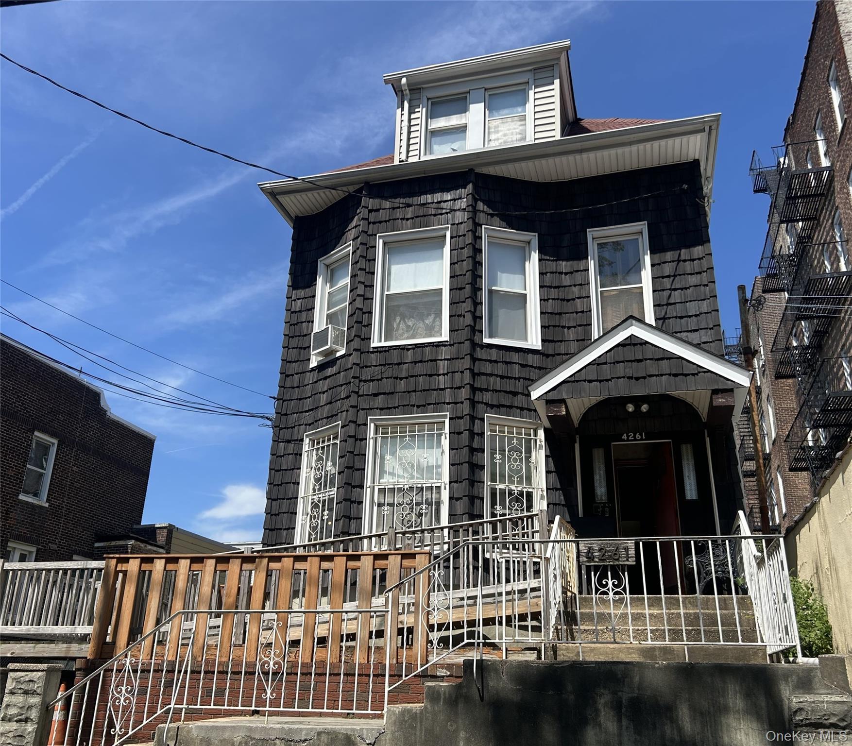 #2 photo, 4261 Byron Avenue, ब्रोंक्स Bronx , NY 10466