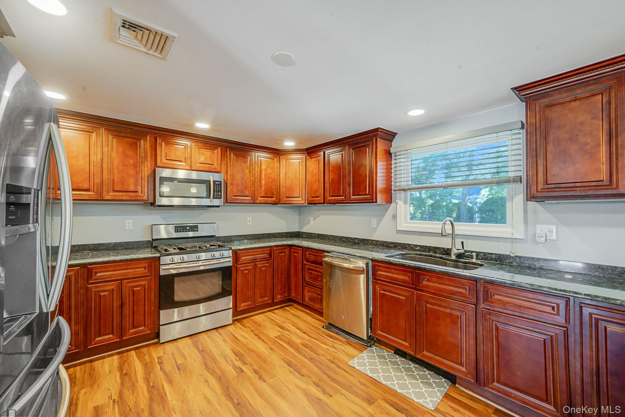 #17 photo, 37 Belair Road, サフォーク郡 Selden , NY 11784