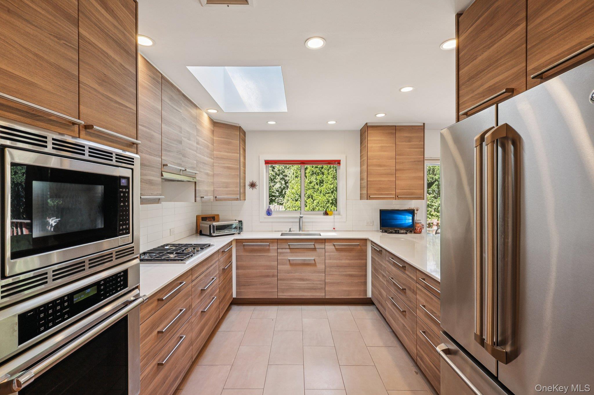 #12 photo, 12 Manning Road, ナッソー郡 Glen Cove , NY 11542