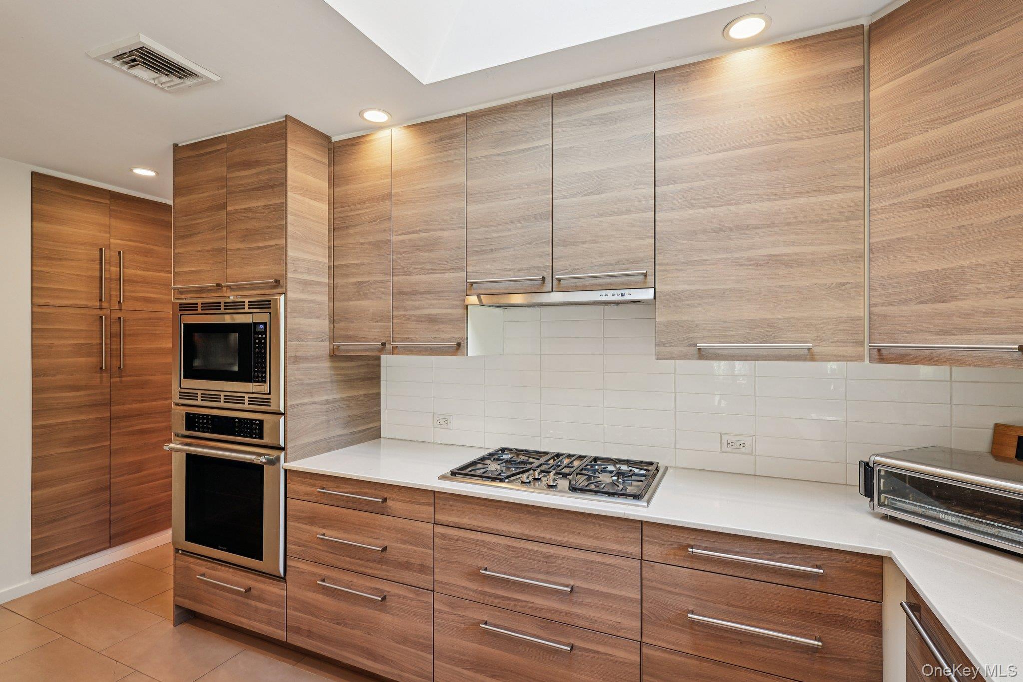 #14 photo, 12 Manning Road, ナッソー郡 Glen Cove , NY 11542