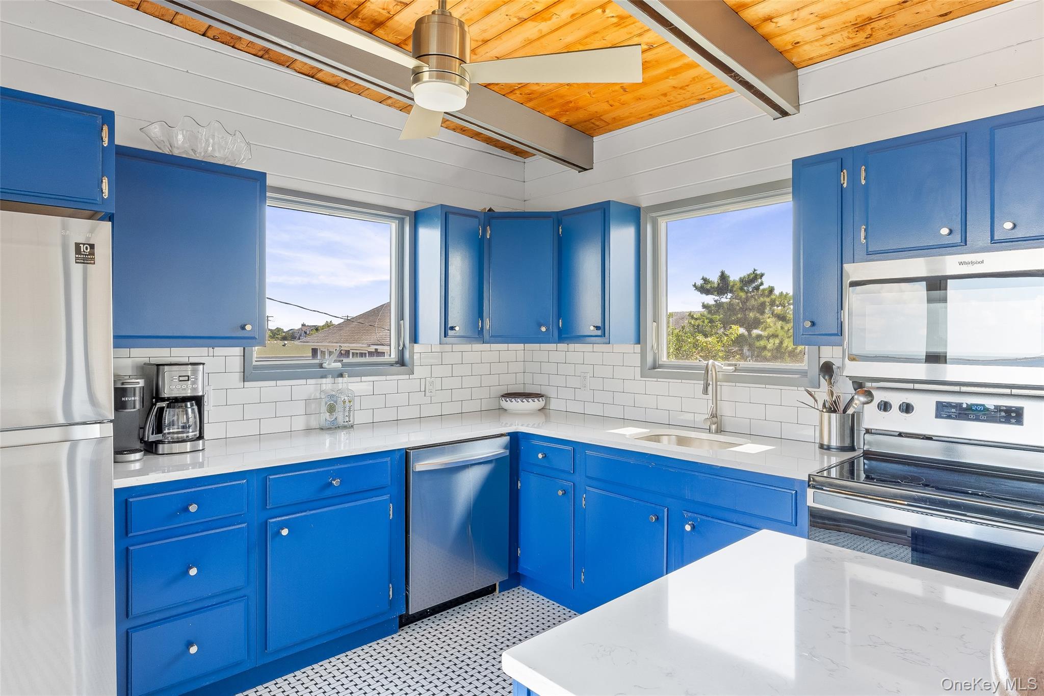 #11 photo, 15 Dune Way, サフォーク郡 Seaview , NY 11770