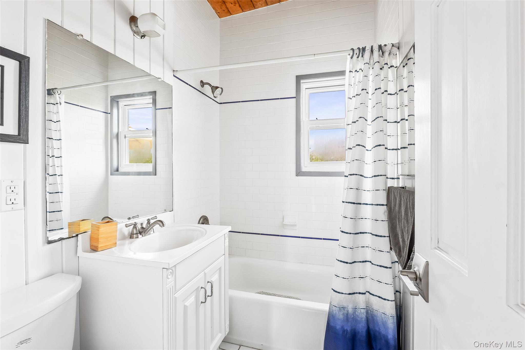 #15 photo, 15 Dune Way, サフォーク郡 Seaview , NY 11770