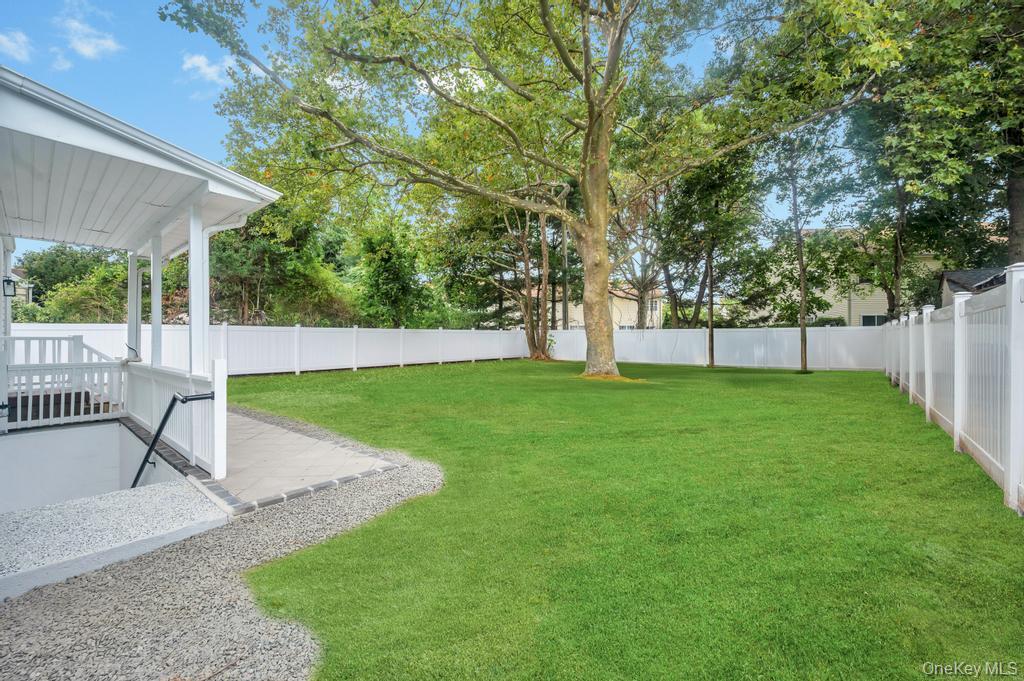 #14 photo, 674 Winthrop Drive, Uniondale , NY 11553