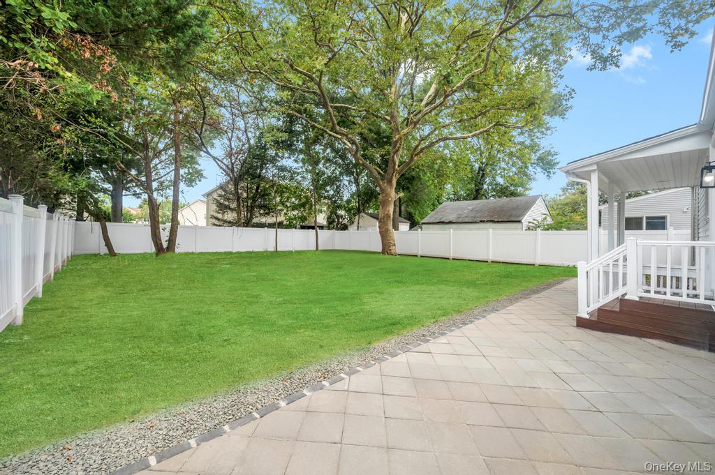 #15 photo, 674 Winthrop Drive, Uniondale , NY 11553