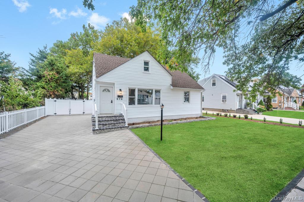 #2 photo, 674 Winthrop Drive, Uniondale , NY 11553