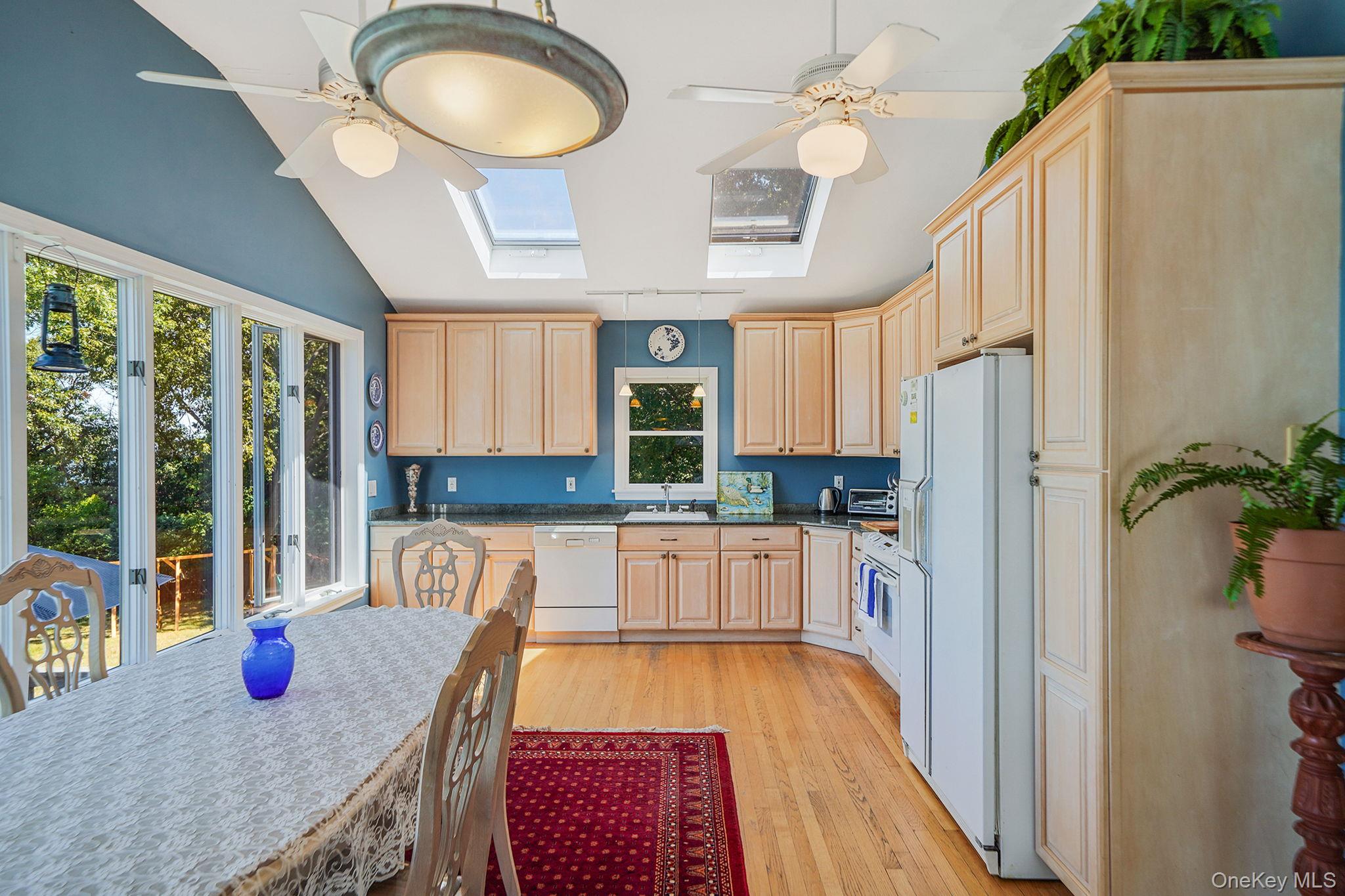 #10 photo, 321 Sound Beach Boulevard, サフォーク郡 Sound Beach , NY 11789