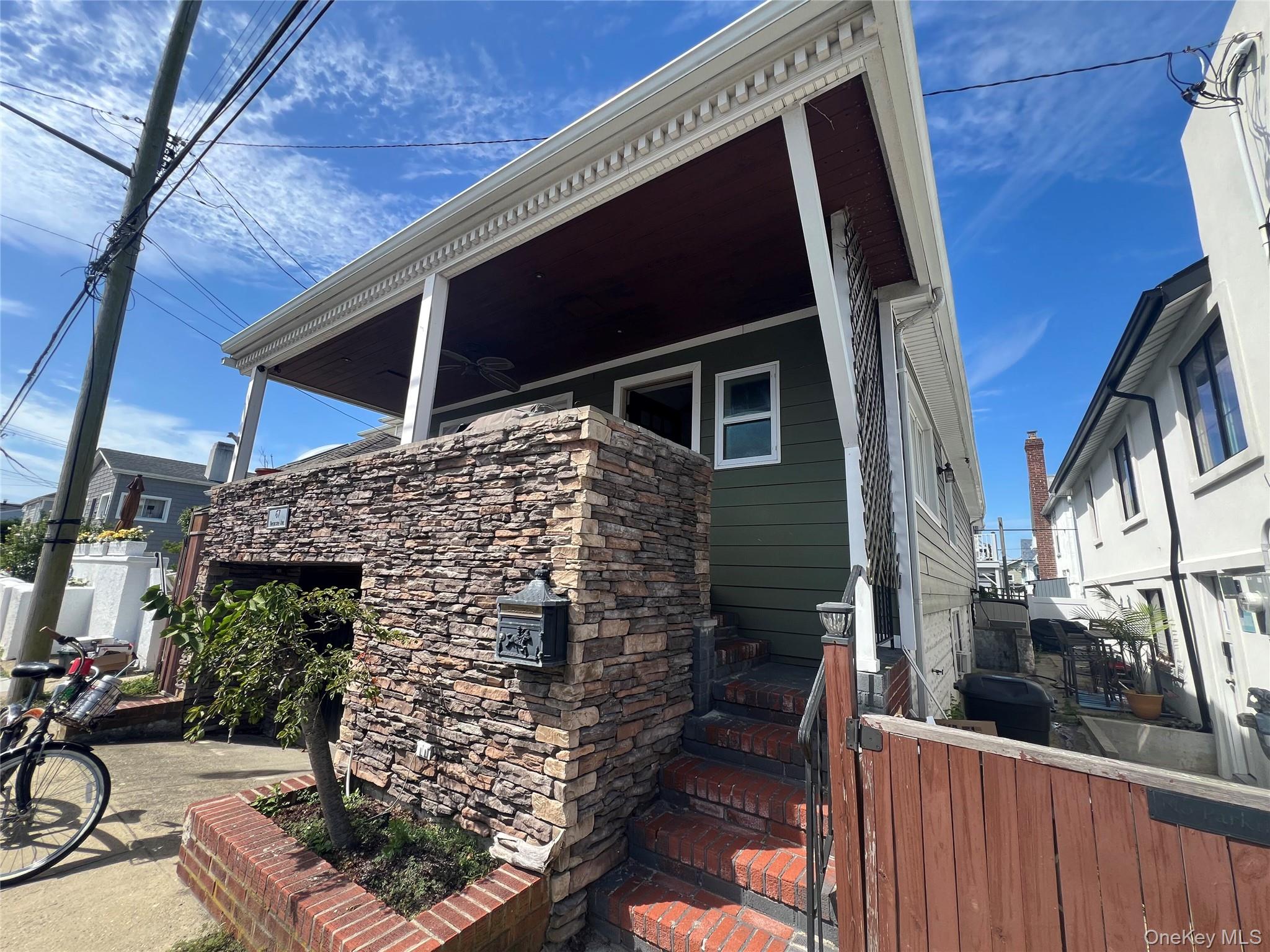 #1 photo, 67 Rochester Avenue, नासाउ काउंटी Long Beach , NY 11561