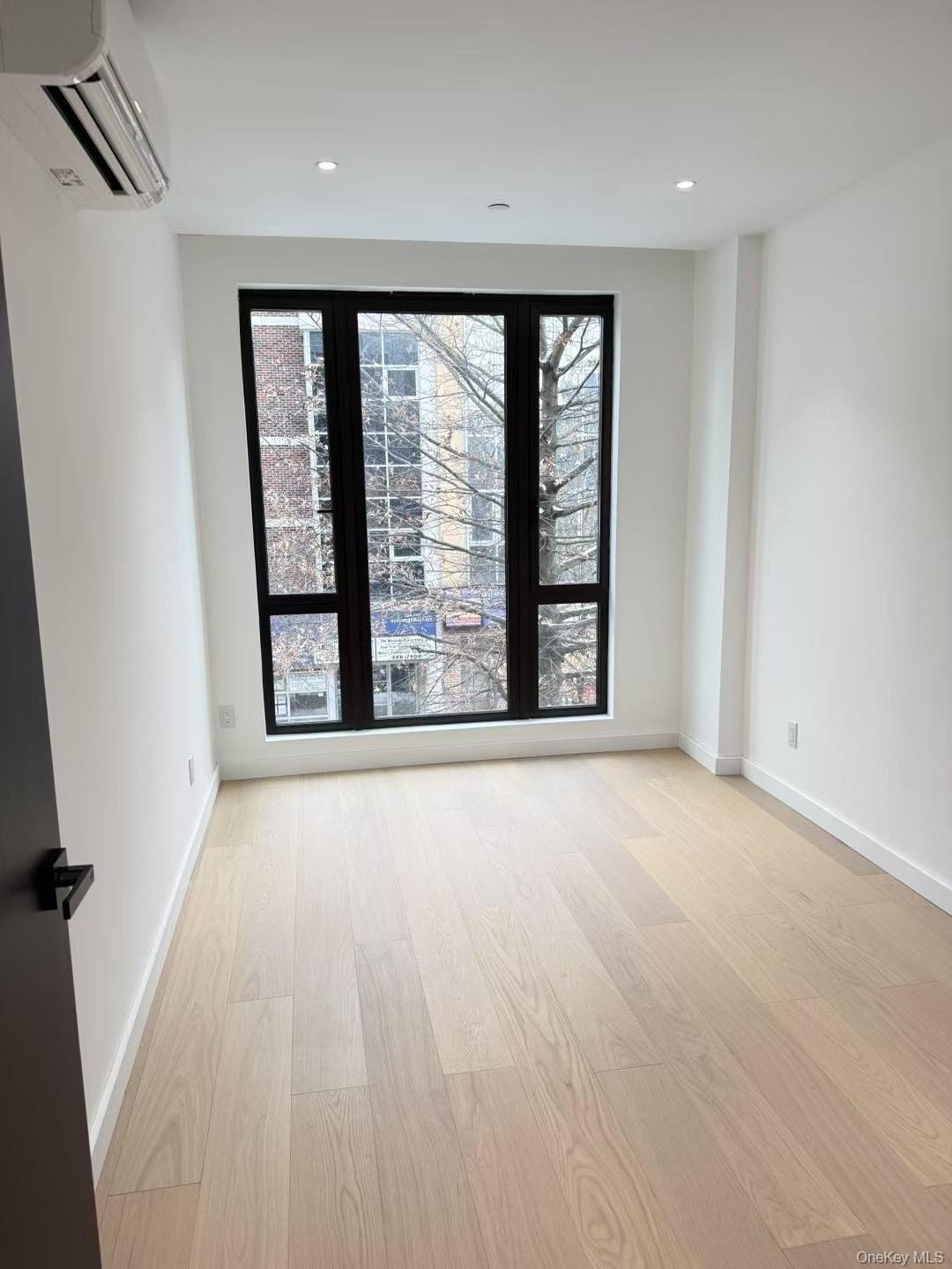 #7 photo, 108-15 72nd Avenue, クイーンズ区 Forest Hills , NY 11375