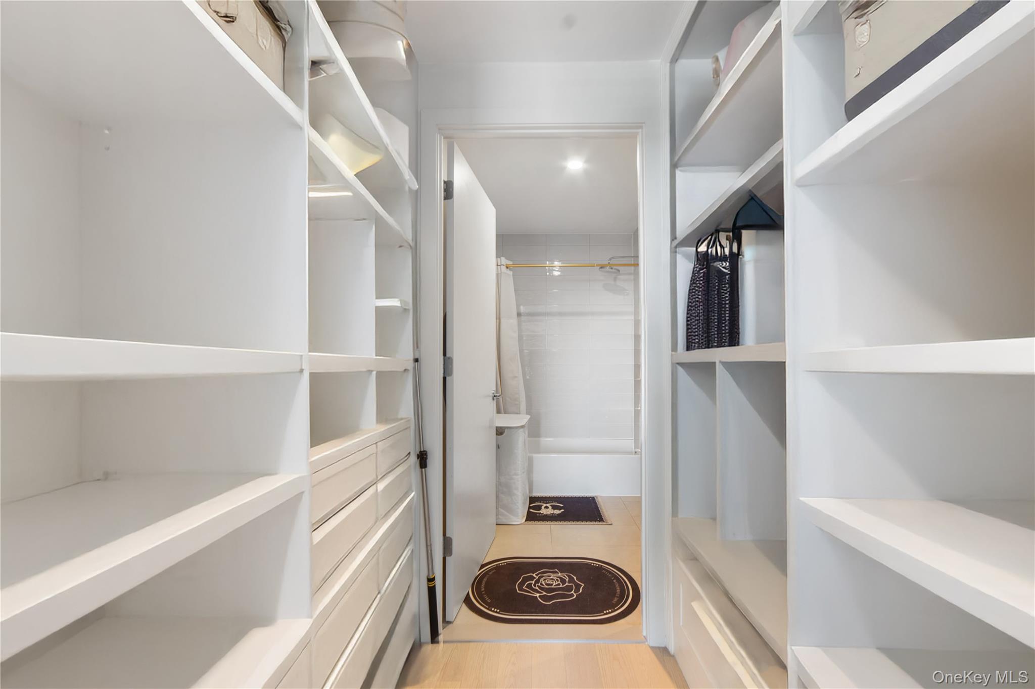 #13 photo, 131-02A 40th Road, クイーンズ区 Flushing , NY 11354