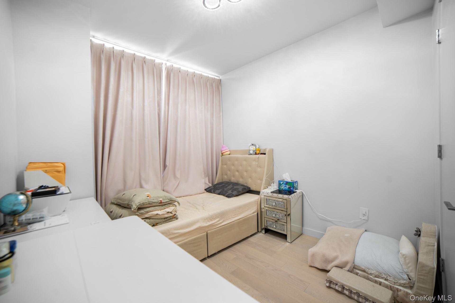 #14 photo, 131-02A 40th Road, クイーンズ区 Flushing , NY 11354