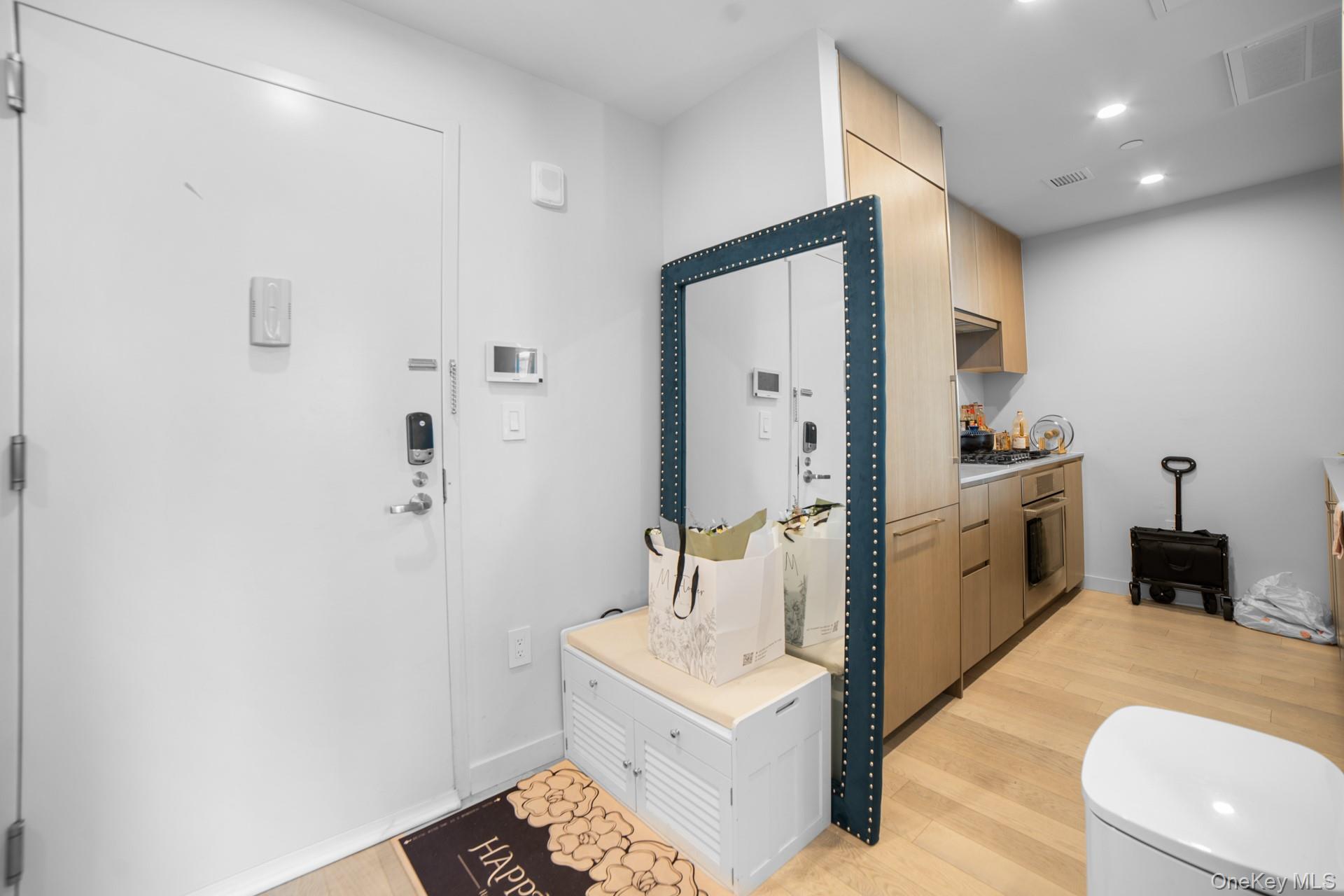 #6 photo, 131-02A 40th Road, クイーンズ区 Flushing , NY 11354