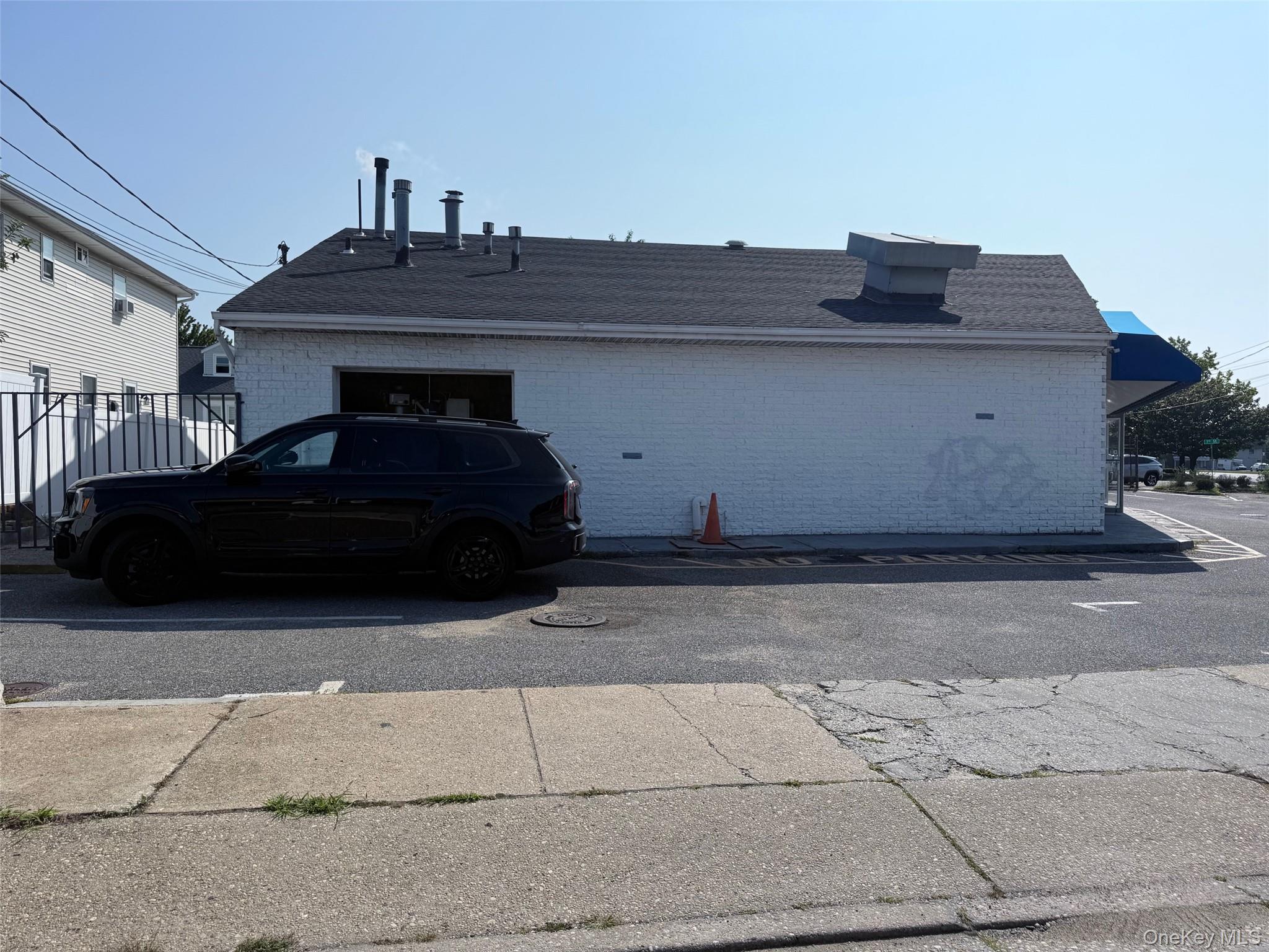 #2 photo, 771A-775 Famingdale Road, サフォーク郡 West Babylon , NY 11704