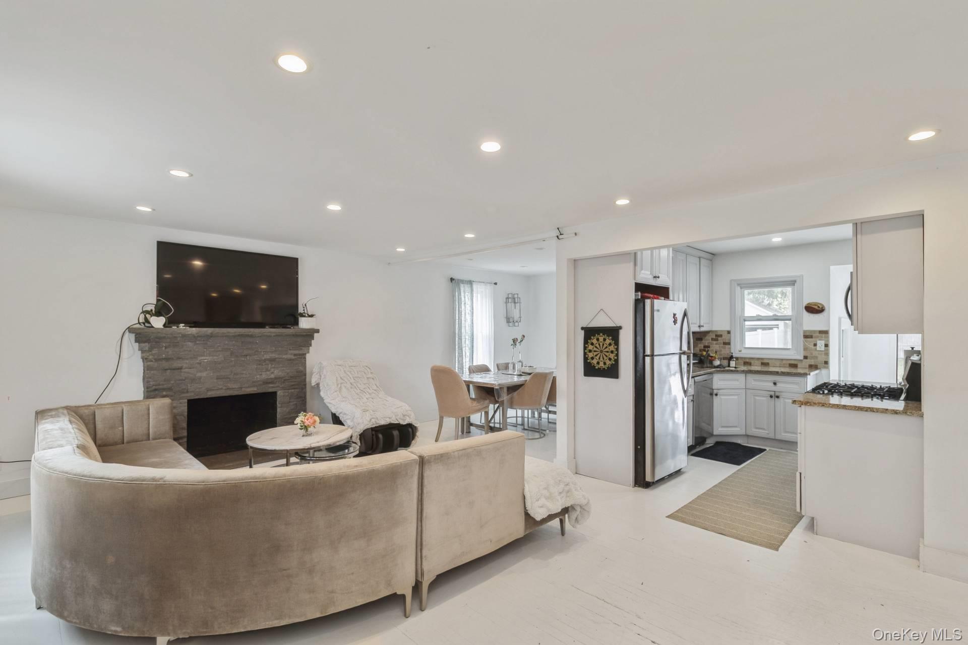 #2 photo, 618 Corwin Street, サフォーク郡 Riverhead , NY 11901