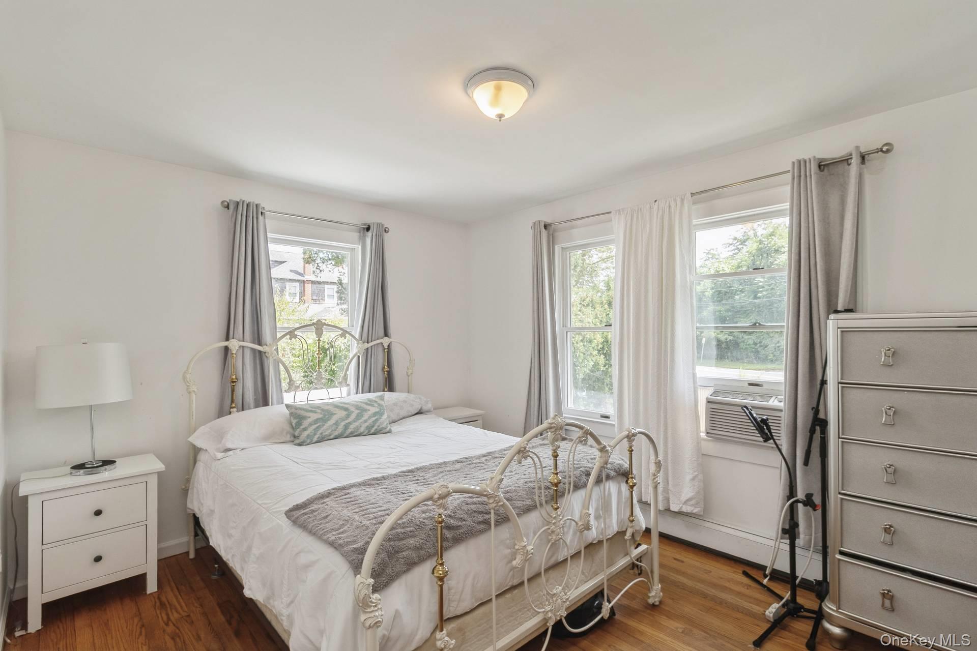 #8 photo, 618 Corwin Street, サフォーク郡 Riverhead , NY 11901