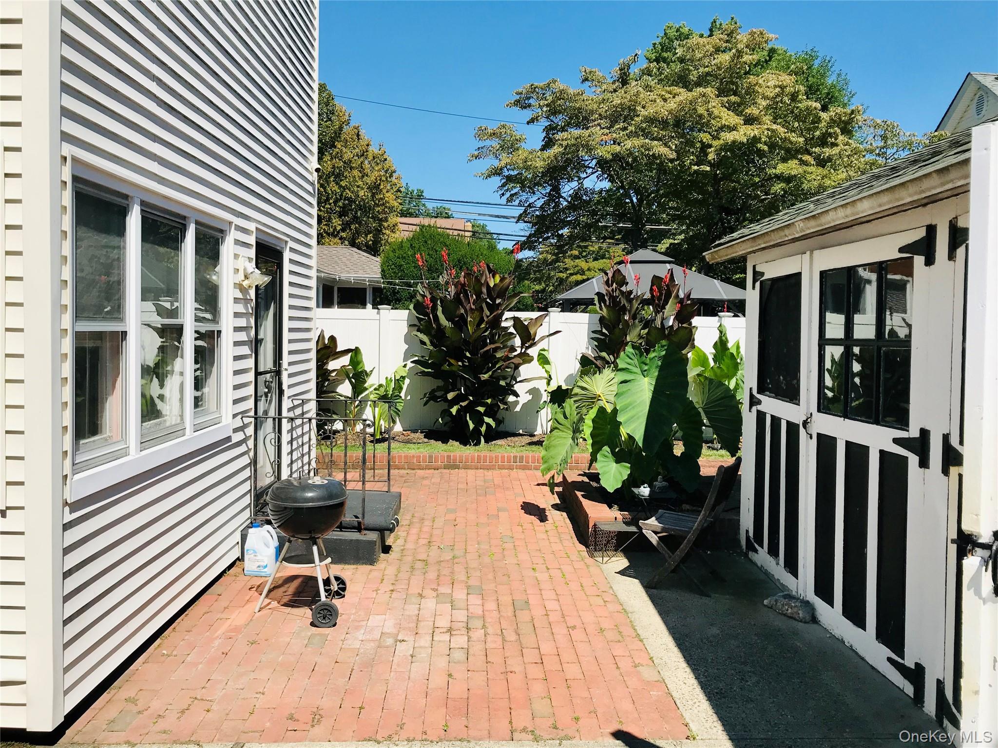 #5 photo, 154 Elmwood St, ナッソー郡 Westbury , NY 11590