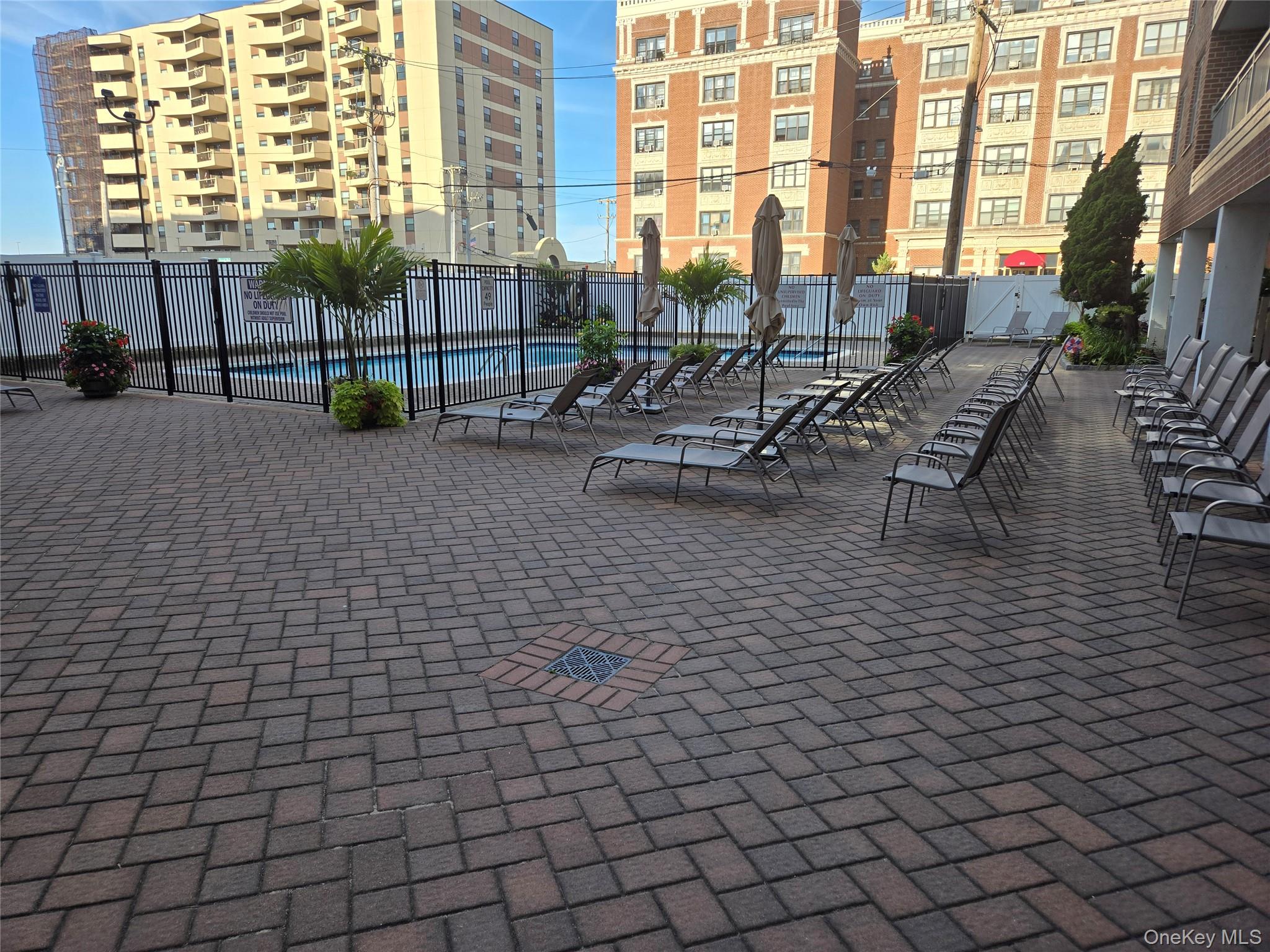 #18 photo, 410 East Broadway, ナッソー郡 Long Beach , NY 11561