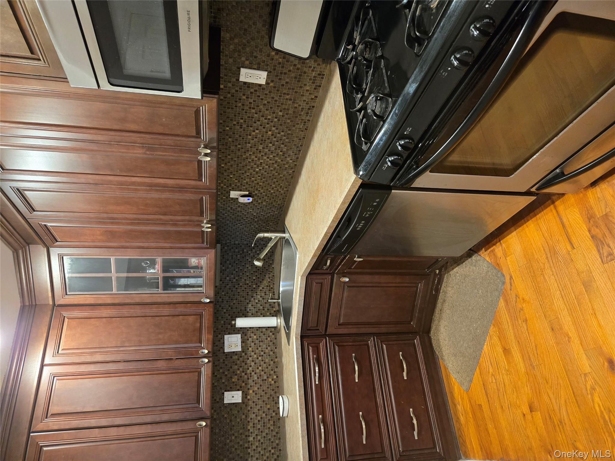 #4 photo, 410 East Broadway, ナッソー郡 Long Beach , NY 11561