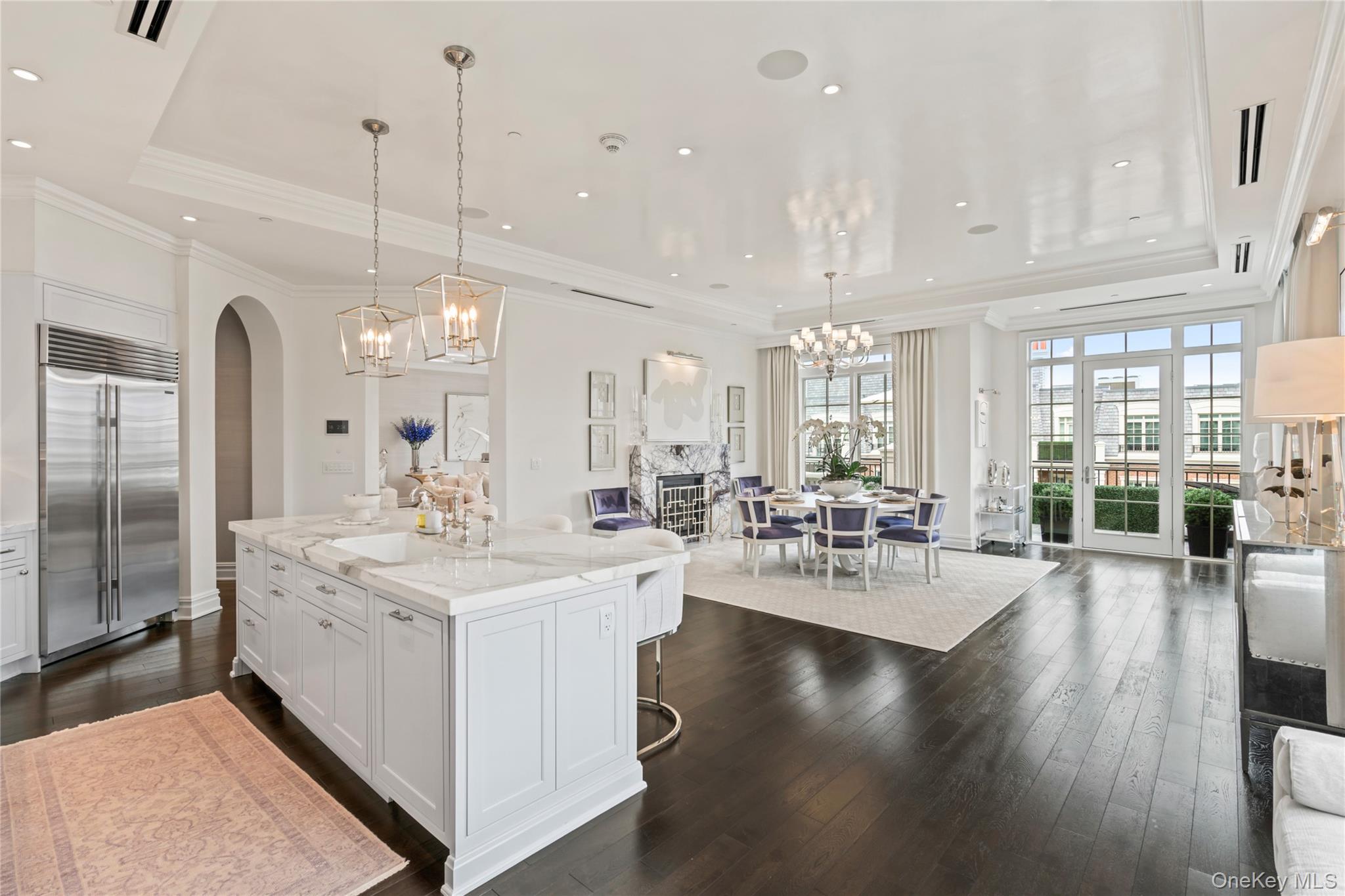 #10 photo, 6000 Royal Court, ナッソー郡 North Hills , NY 11040