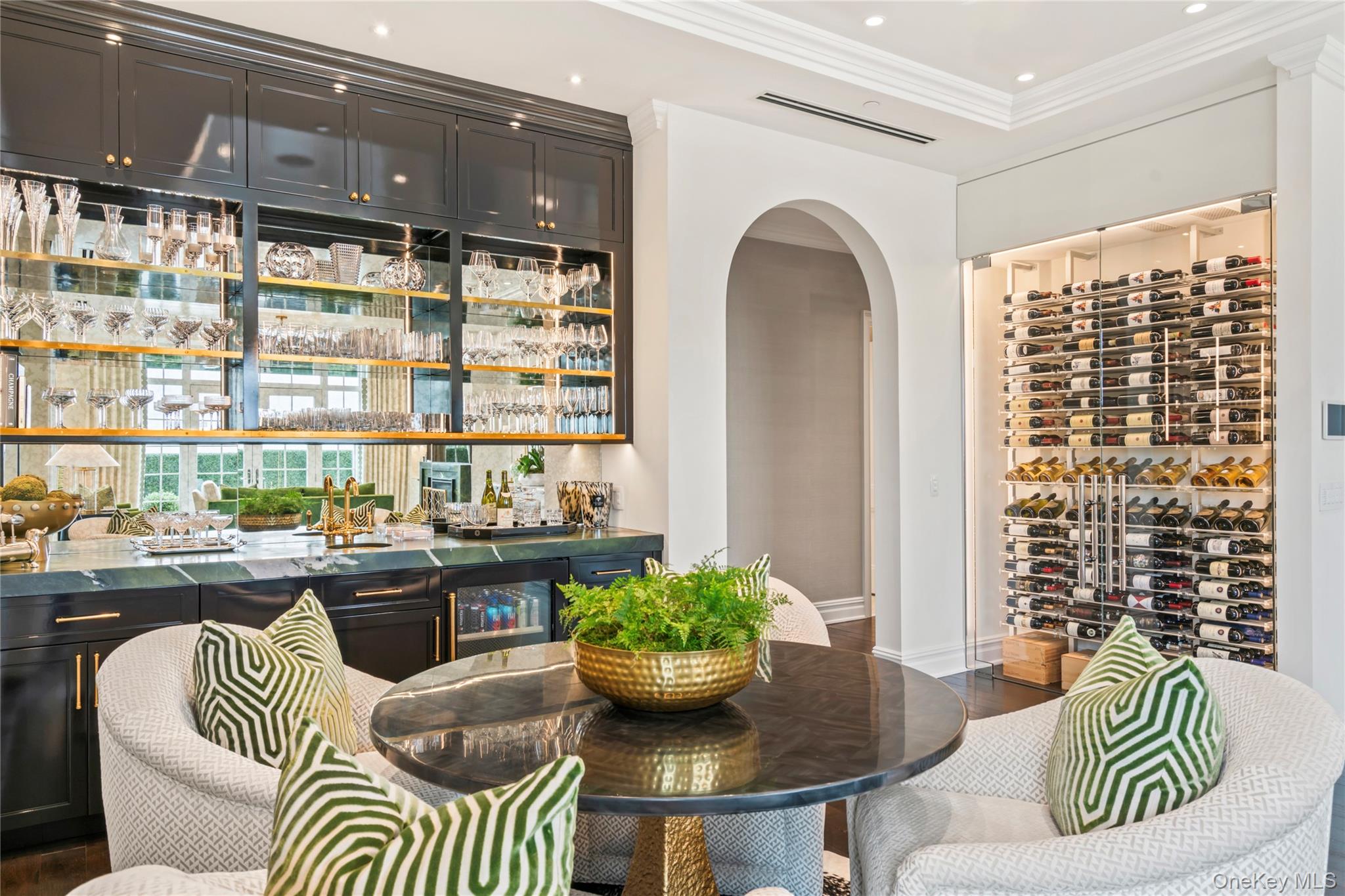 #19 photo, 6000 Royal Court, ナッソー郡 North Hills , NY 11040