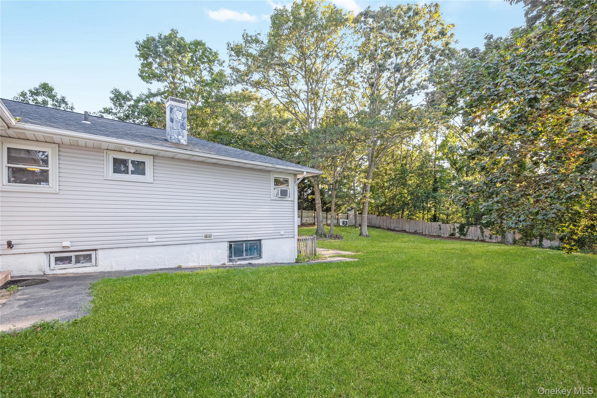 #18 photo, 16 Hillside Road, Farmingville , NY 11738