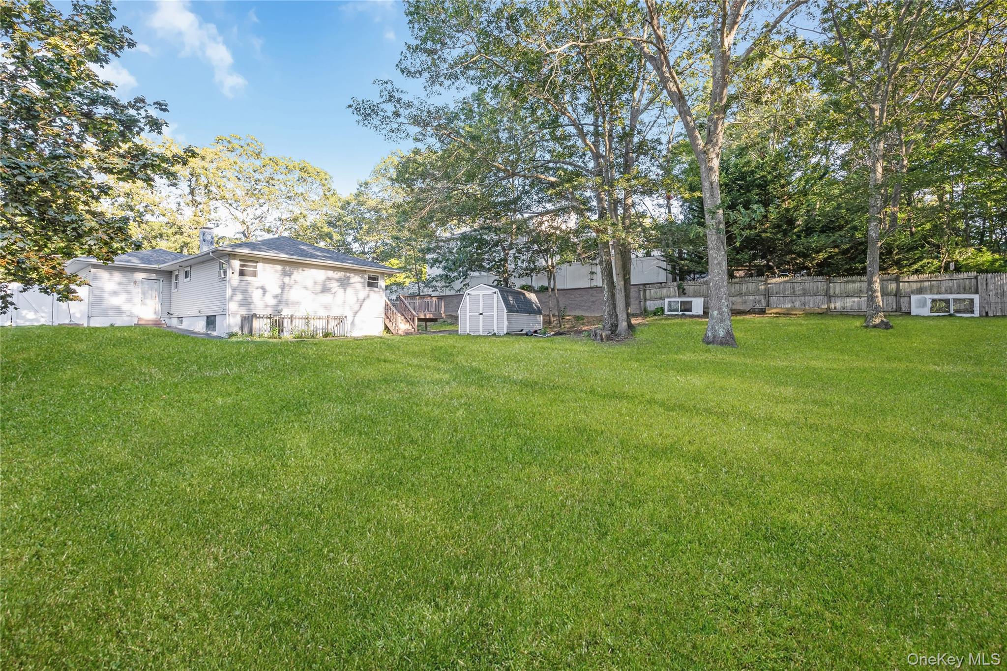 #19 photo, 16 Hillside Road, Farmingville , NY 11738