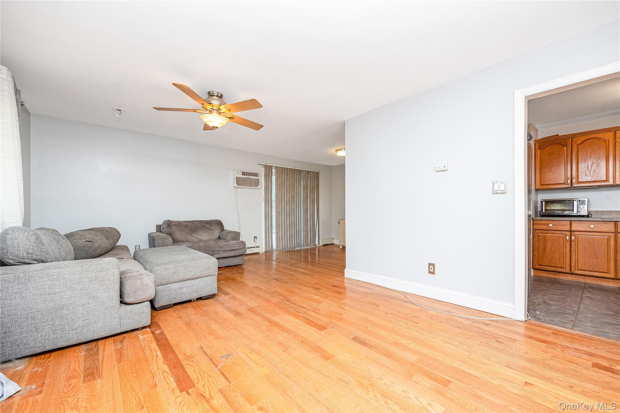 #6 photo, 16 Hillside Road, Farmingville , NY 11738