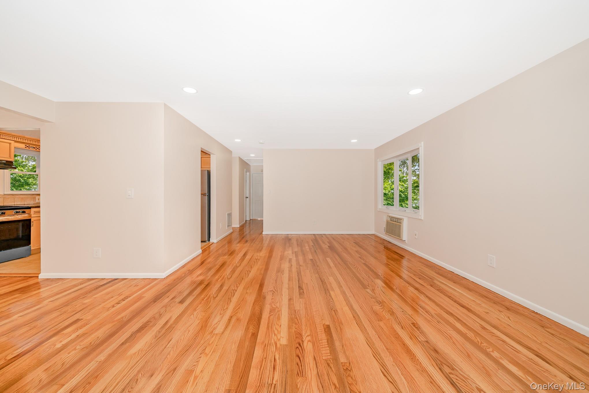 #10 photo, 880 Washington Street, ナッソー郡 Baldwin , NY 11510