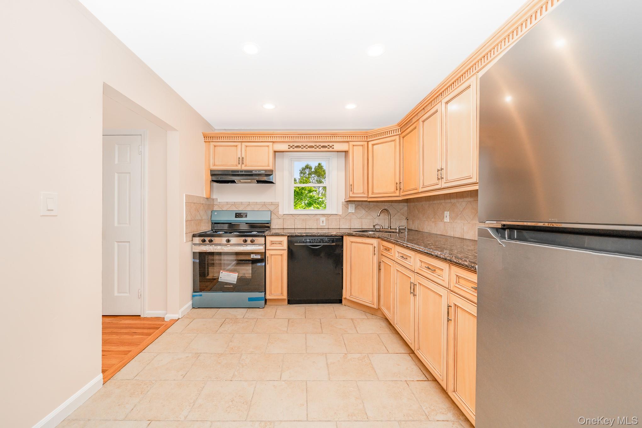 #12 photo, 880 Washington Street, ナッソー郡 Baldwin , NY 11510