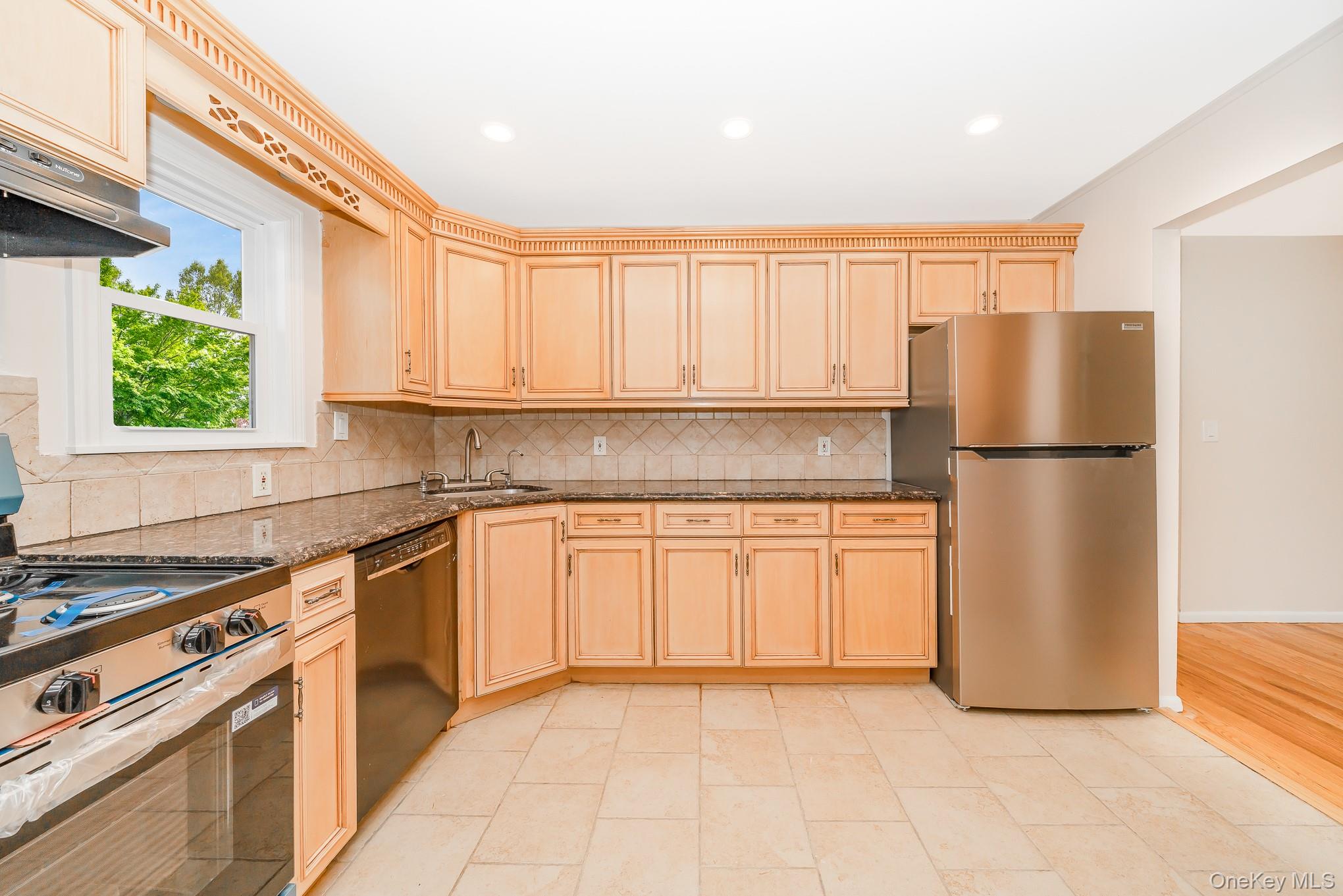 #13 photo, 880 Washington Street, ナッソー郡 Baldwin , NY 11510