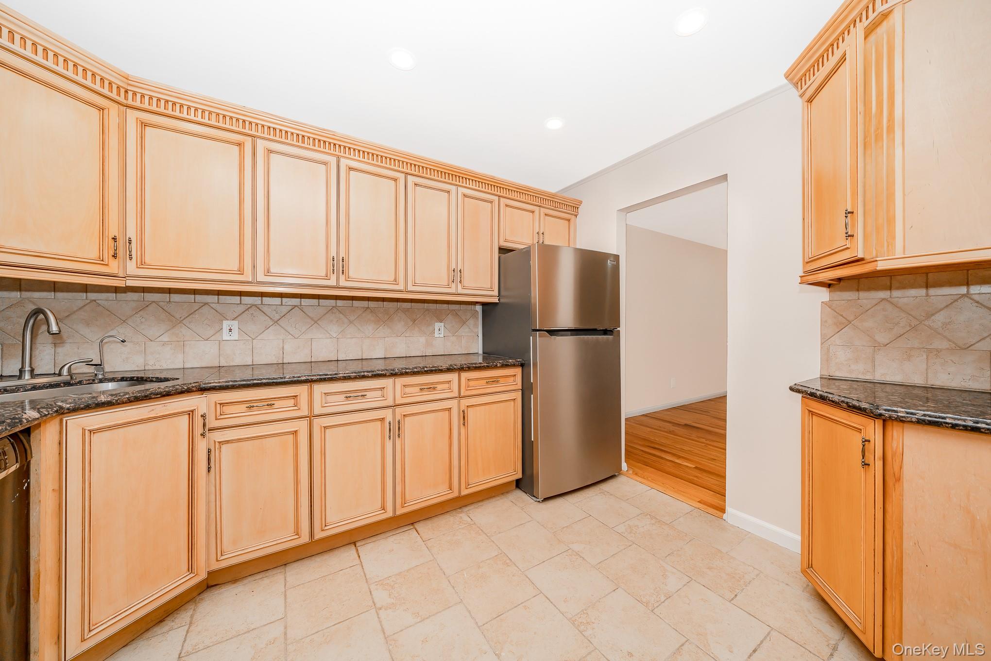 #14 photo, 880 Washington Street, ナッソー郡 Baldwin , NY 11510