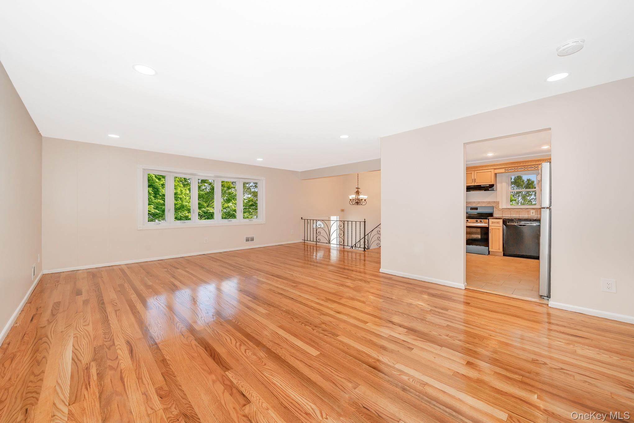 #8 photo, 880 Washington Street, ナッソー郡 Baldwin , NY 11510