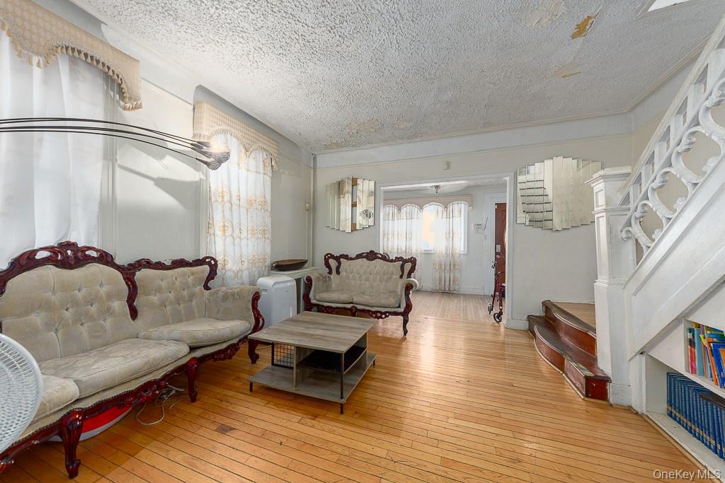 #2 photo, 8913 Bedell Lane, ブルックリン区 Brooklyn , NY 11236