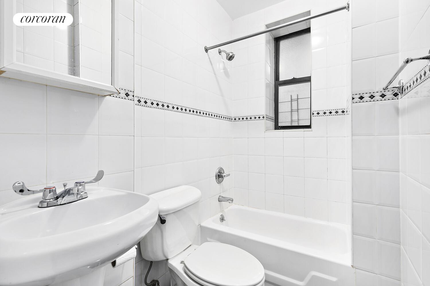 #7 photo, 63 W 107TH Street, マンハッタン Manhattan Valley , NY 10025