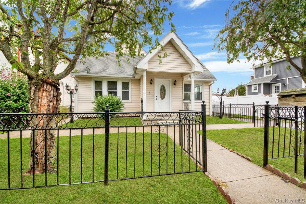 #1 photo, 5 Ashland Street, New Rochelle , NY 10801