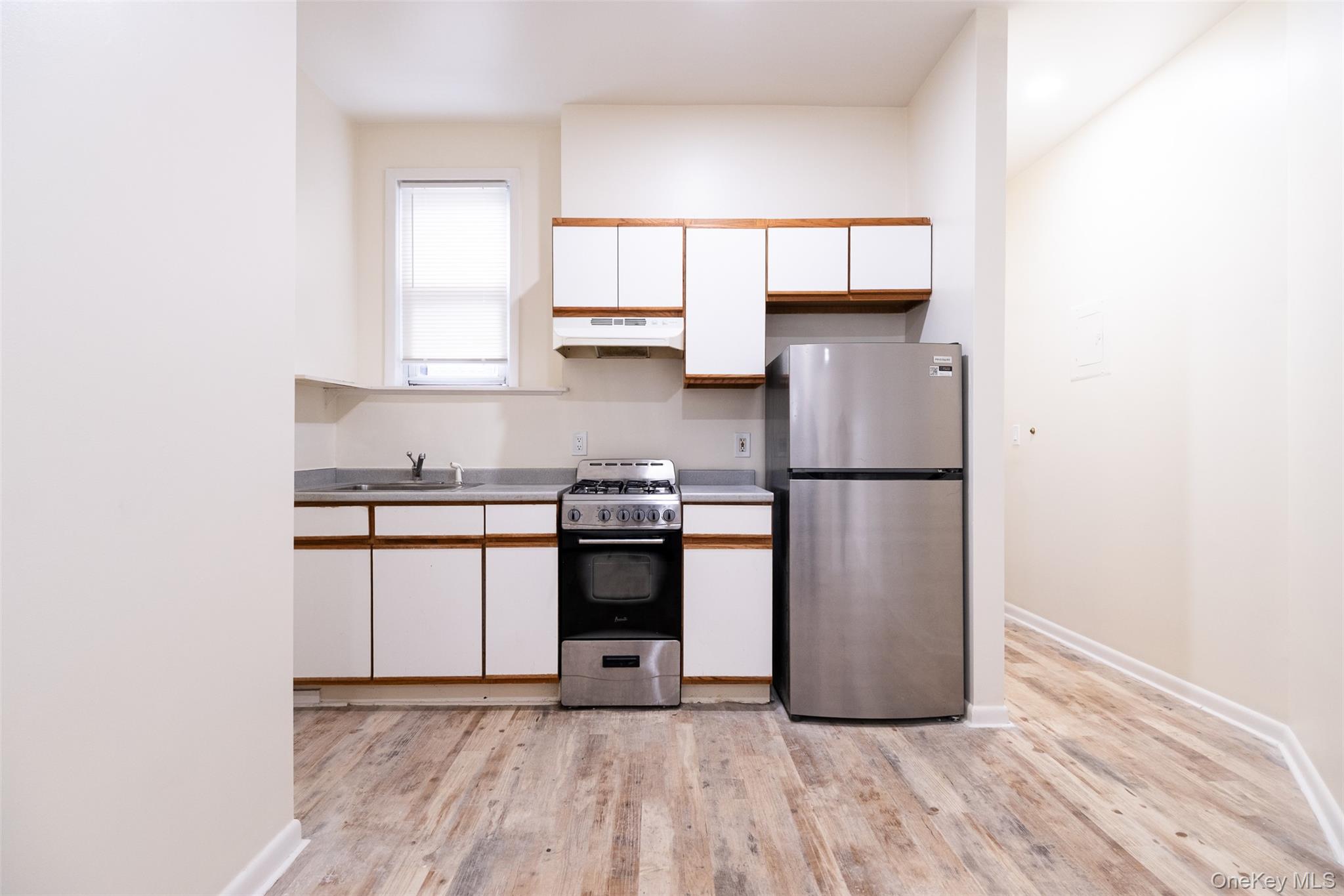 #1 photo, 115 Wolfs Lane, Pelham , NY 10803