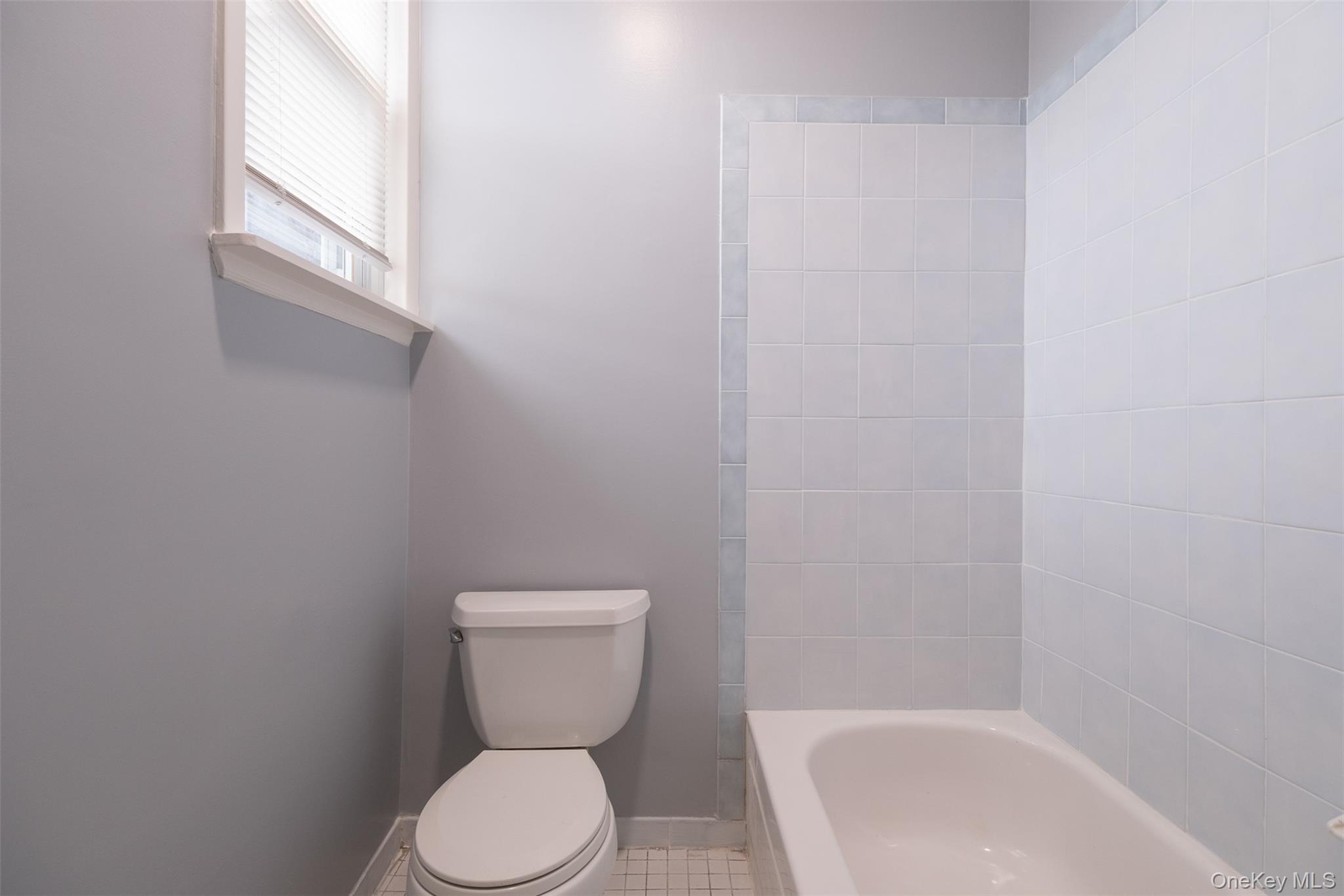 #7 photo, 115 Wolfs Lane, Pelham , NY 10803