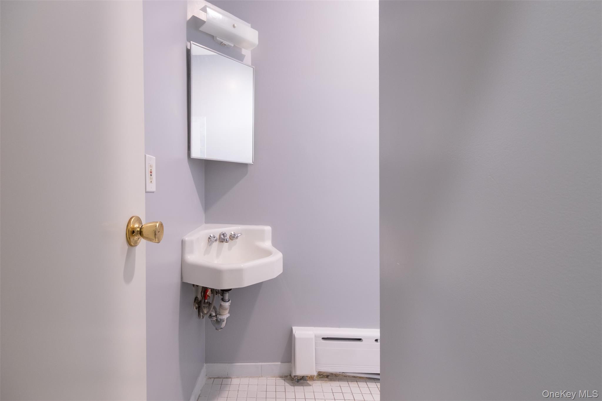 #8 photo, 115 Wolfs Lane, Pelham , NY 10803