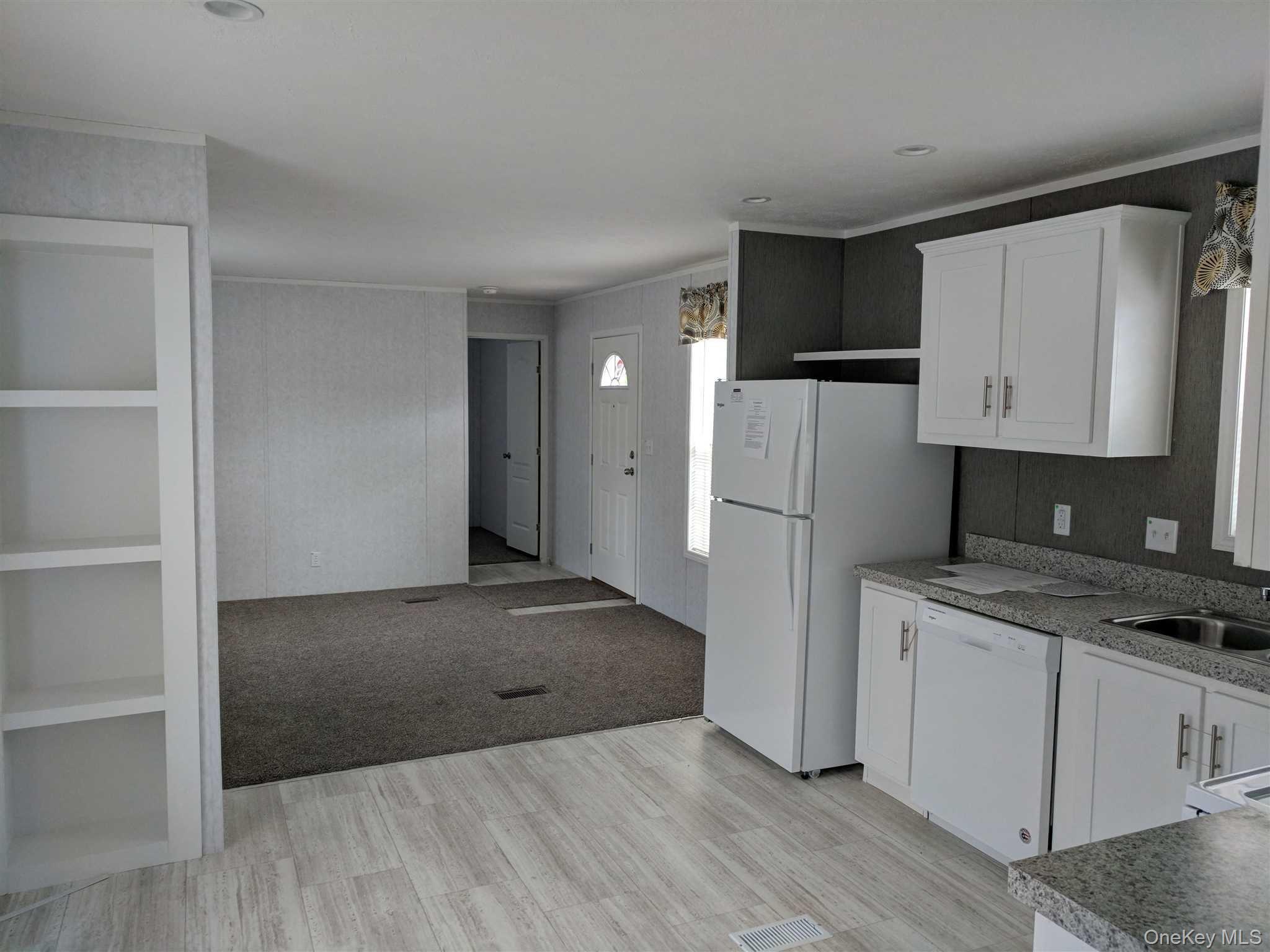 #4 photo, 412 Sandgate Drive, New Windsor , NY 12553