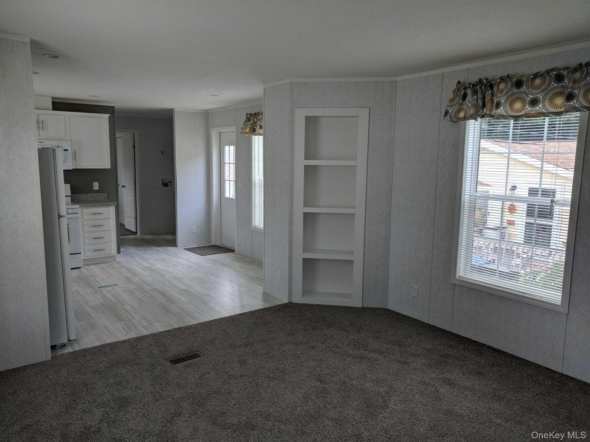 #5 photo, 412 Sandgate Drive, New Windsor , NY 12553