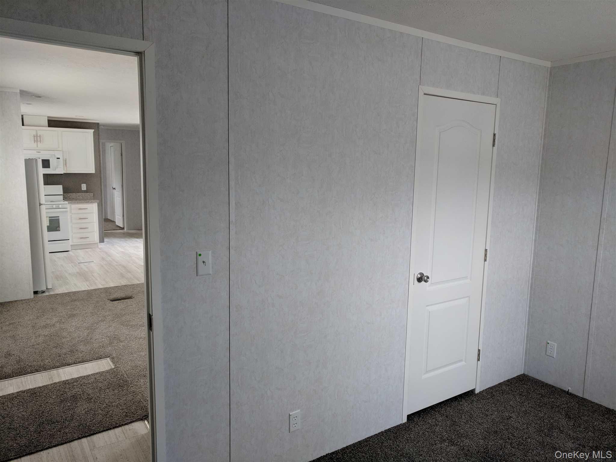 #8 photo, 412 Sandgate Drive, New Windsor , NY 12553